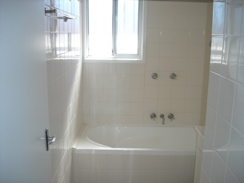 2/407 Stenner Street, Kearneys Spring QLD 4350