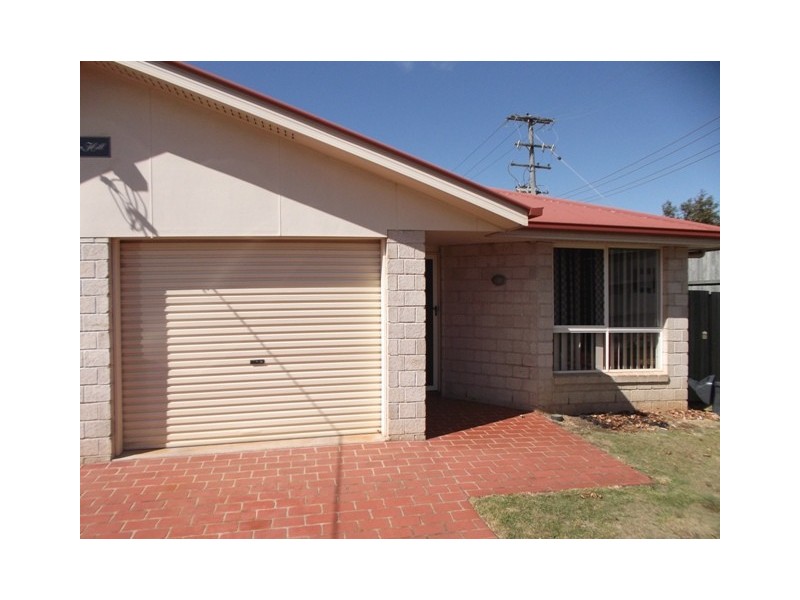 2/406 Alderley Street, Kearneys Spring QLD 4350
