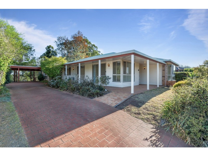 24 Harvey Street, Mount Lofty QLD 4350
