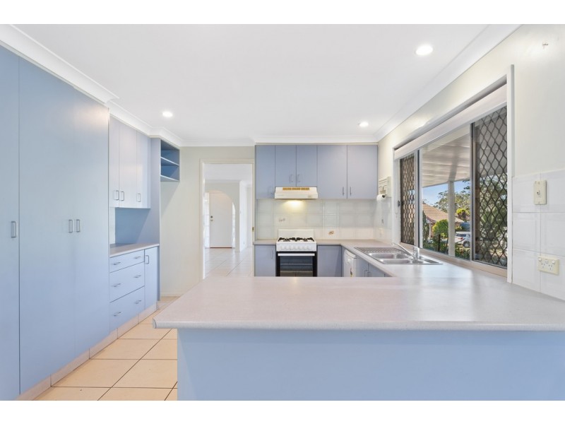 24 Harvey Street, Mount Lofty QLD 4350