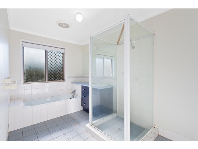 24 Harvey Street, Mount Lofty QLD 4350