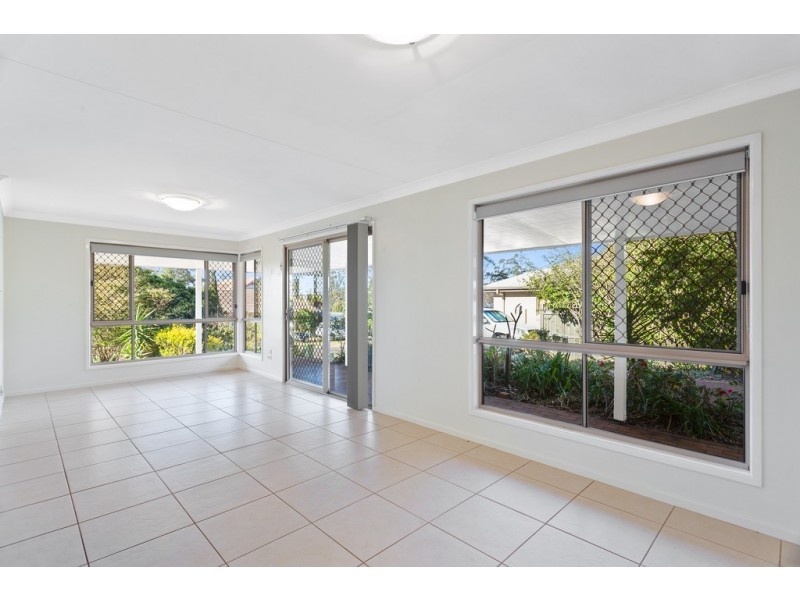 24 Harvey Street, Mount Lofty QLD 4350