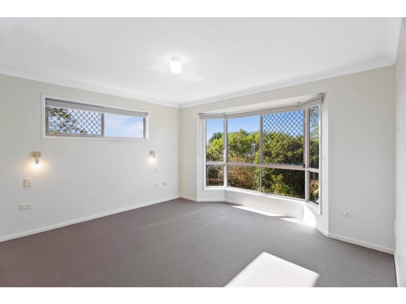 24 Harvey Street, Mount Lofty QLD 4350