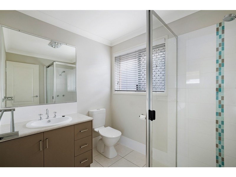 7 Latham Court, Wilsonton Heights QLD 4350