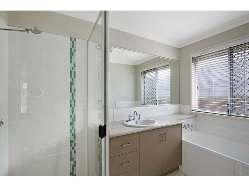 7 Latham Court, Wilsonton Heights QLD 4350