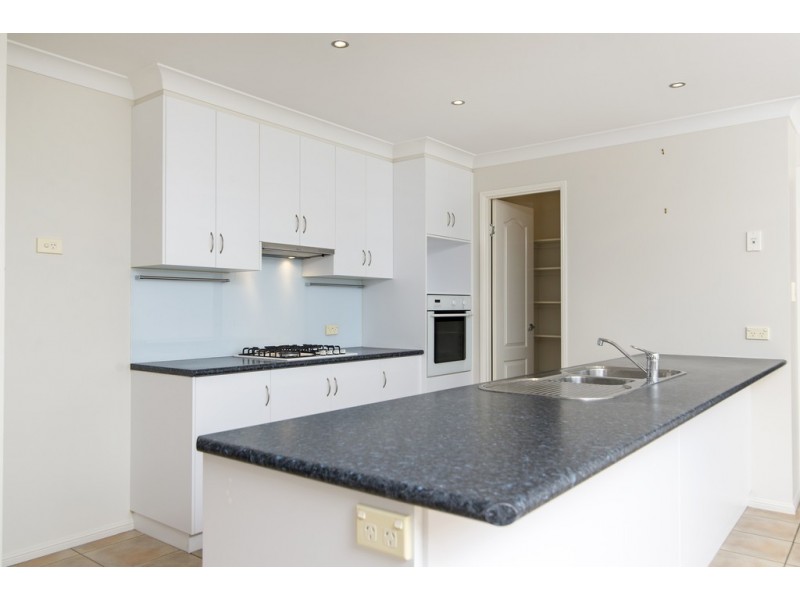 11 Barton Street, Middle Ridge QLD 4350