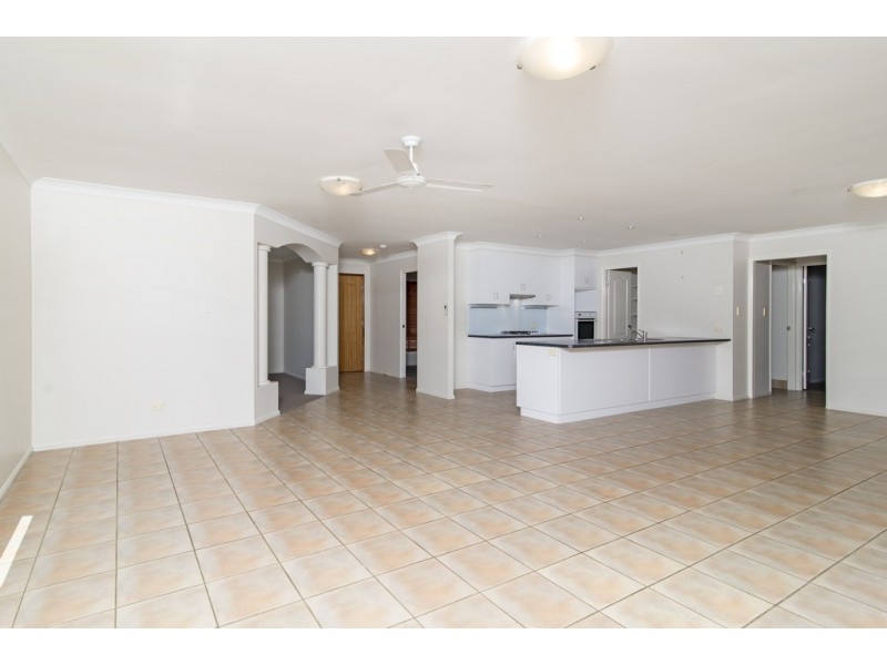 11 Barton Street, Middle Ridge QLD 4350