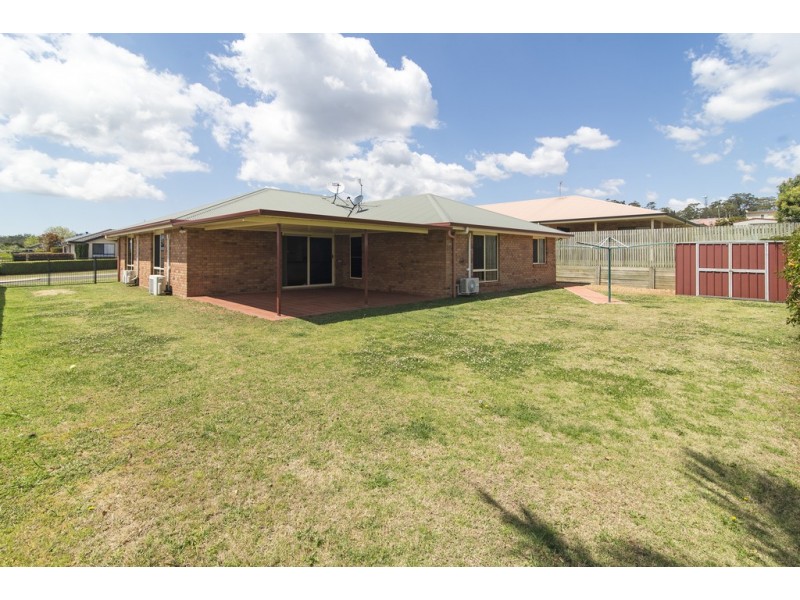 11 Barton Street, Middle Ridge QLD 4350