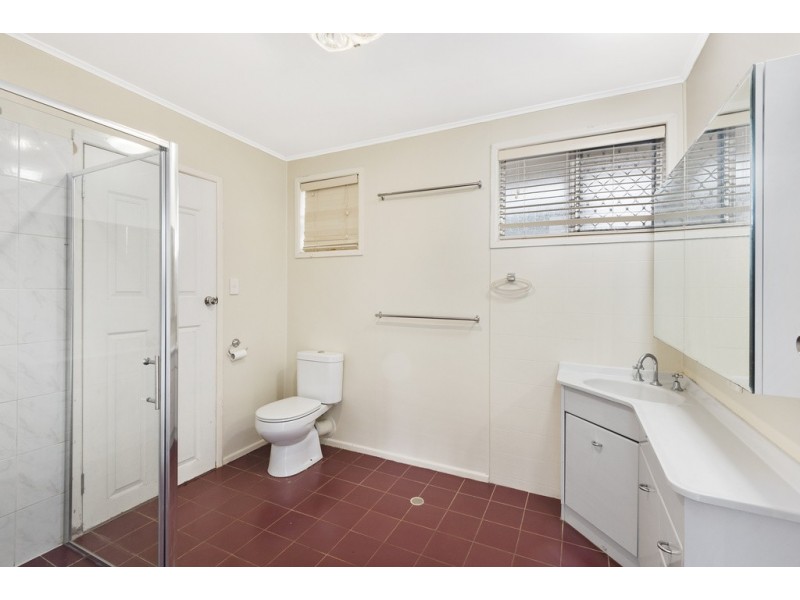 16 Wyalla Street, Newtown QLD 4350