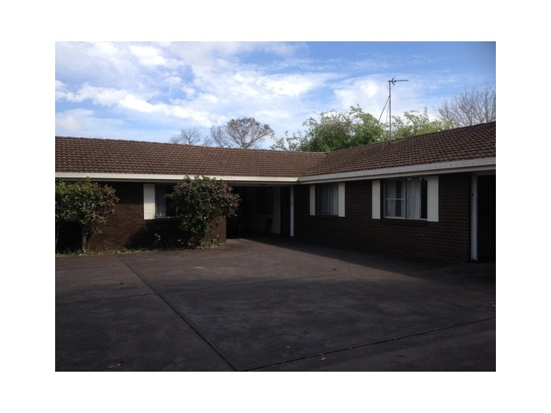 2/327 Hume Street, South Toowoomba QLD 4350