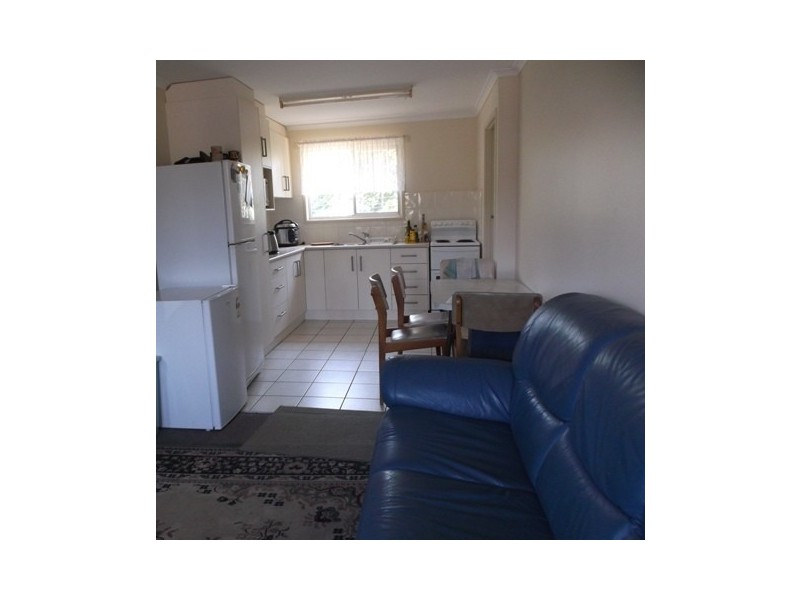 2/327 Hume Street, South Toowoomba QLD 4350