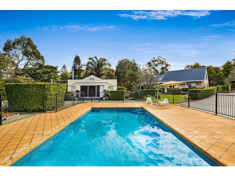 ‘Belle Vue’ 16-20 Riethmuller Road, Glenvale QLD 4350