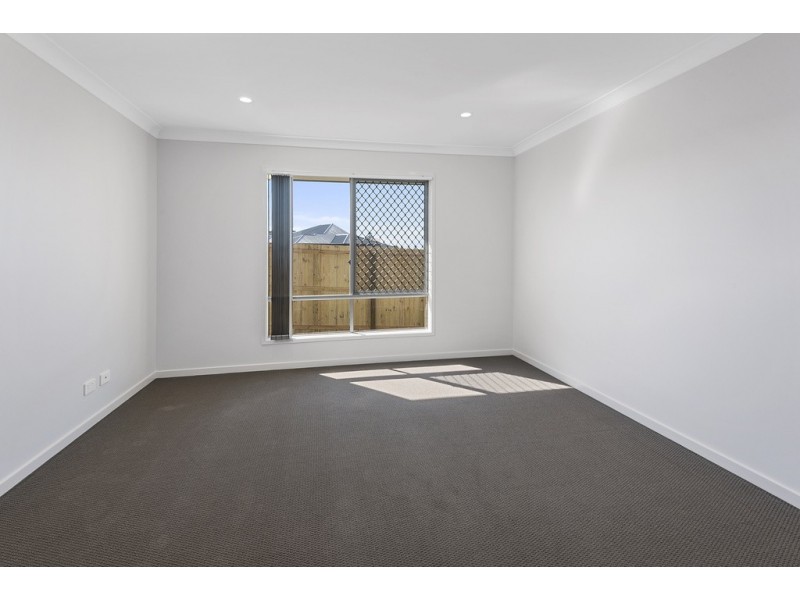 96 Sanctuary Drive, Cranley QLD 4350