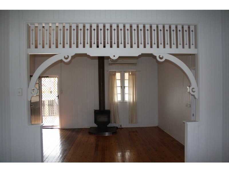 67 Gordon Avenue, Newtown QLD 4350