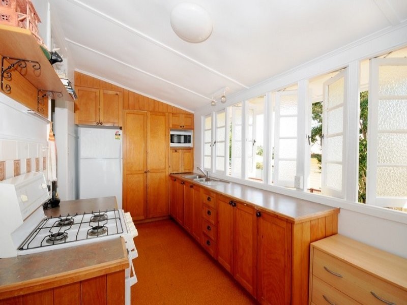 67 Gordon Avenue, Newtown QLD 4350