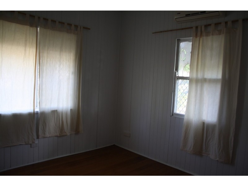 67 Gordon Avenue, Newtown QLD 4350
