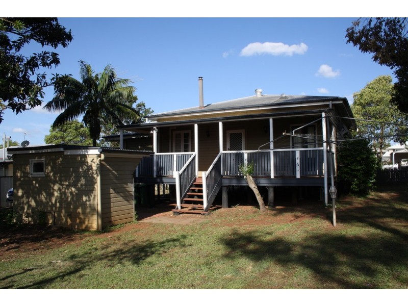 67 Gordon Avenue, Newtown QLD 4350