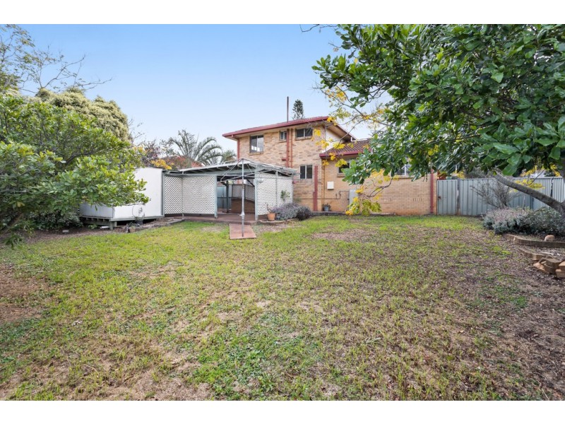 34 Mott Crescent, Rockville QLD 4350