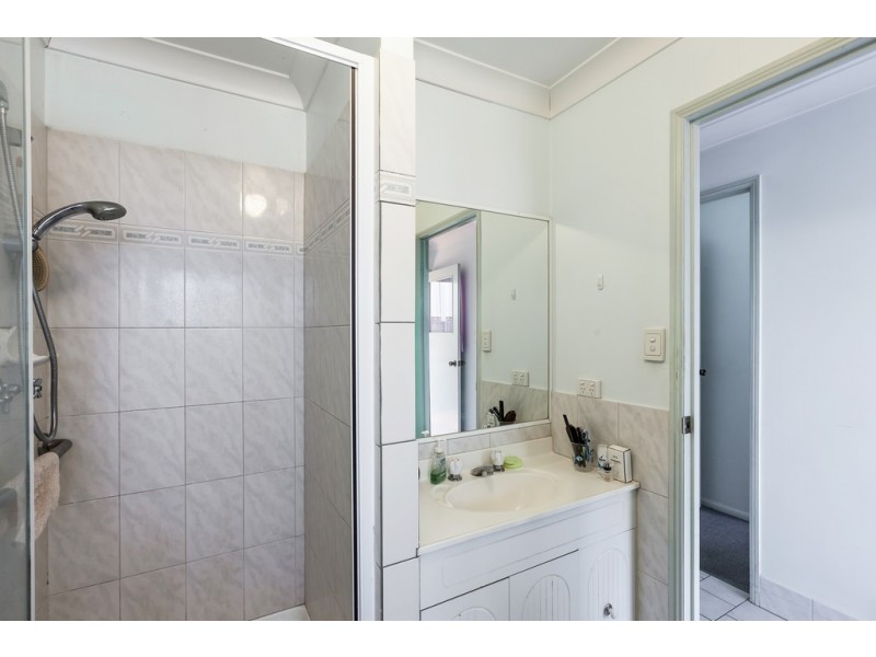 Unit 1/299 James Street, Newtown QLD 4350