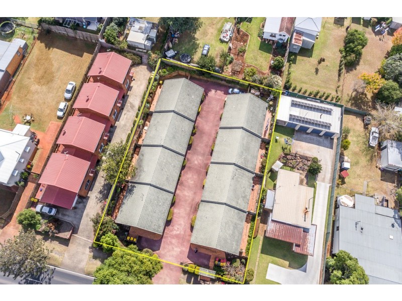 Unit 1/299 James Street, Newtown QLD 4350