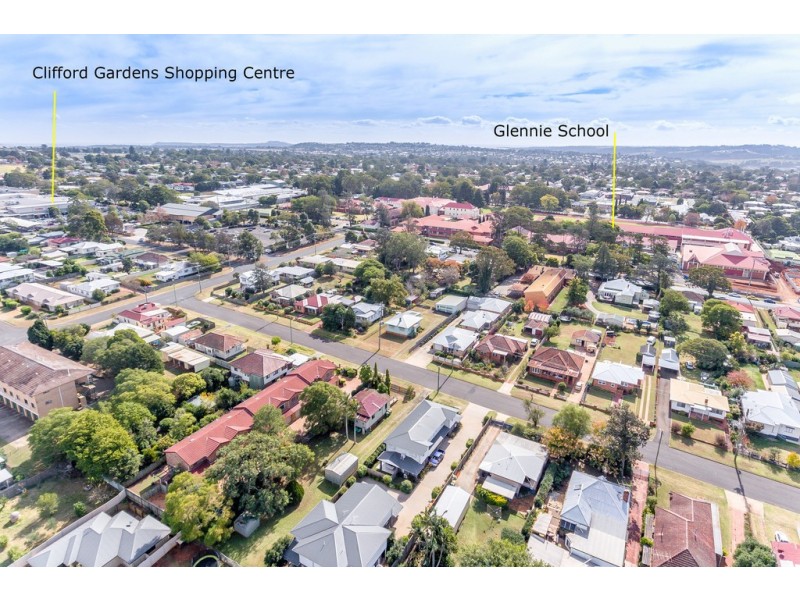 Unit 1/299 James Street, Newtown QLD 4350
