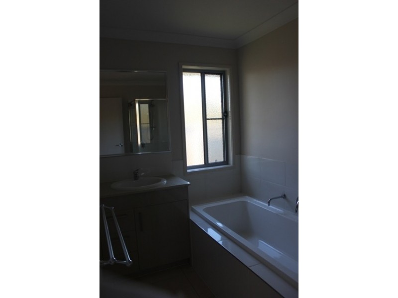 2/9 Lexi Street, Glenvale QLD 4350