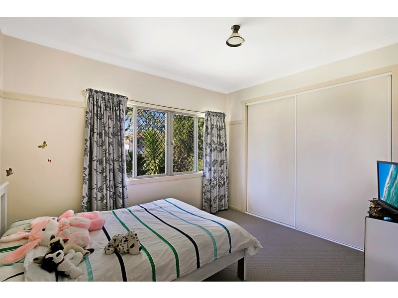 15 Gladstone Street, Newtown QLD 4350