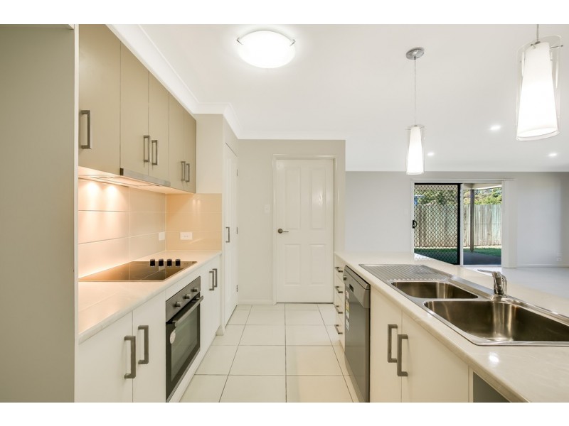 61 Entabeni Drive, Kearneys Spring QLD 4350