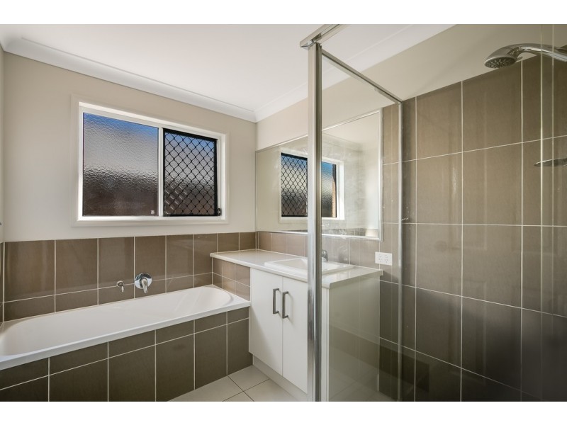 61 Entabeni Drive, Kearneys Spring QLD 4350