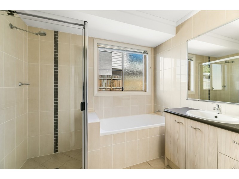 95 Entabeni Drive, Kearneys Spring QLD 4350