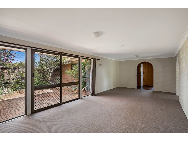 27 Lotus Crescent, Centenary Heights QLD 4350