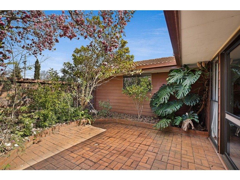 27 Lotus Crescent, Centenary Heights QLD 4350