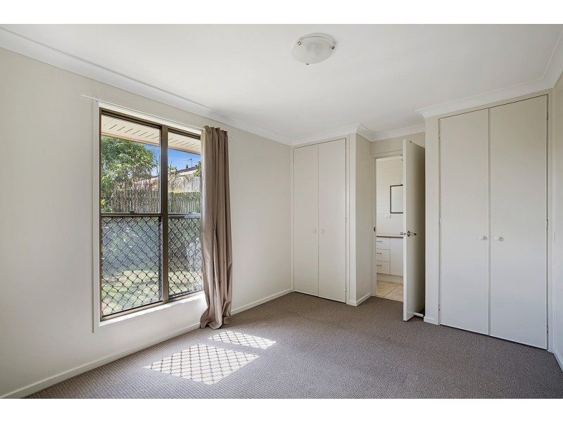 27 Lotus Crescent, Centenary Heights QLD 4350