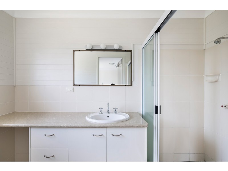 27 Lotus Crescent, Centenary Heights QLD 4350