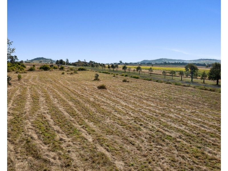 75 Crockers Road, Westbrook QLD 4350