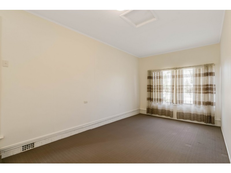 1 Westbrook Street, Newtown QLD 4350