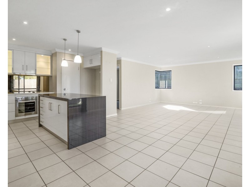 Unit 1/28 Cuttaburra Crescent, Glenvale QLD 4350