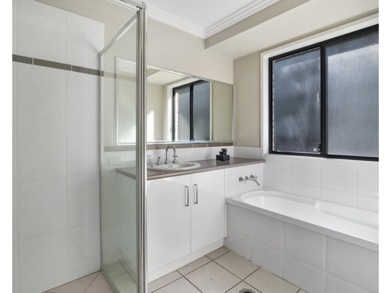 Unit 1/28 Cuttaburra Crescent, Glenvale QLD 4350