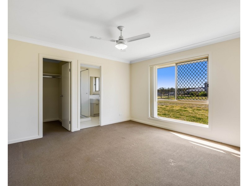 10 Monarch Street, Meringandan West QLD 4352