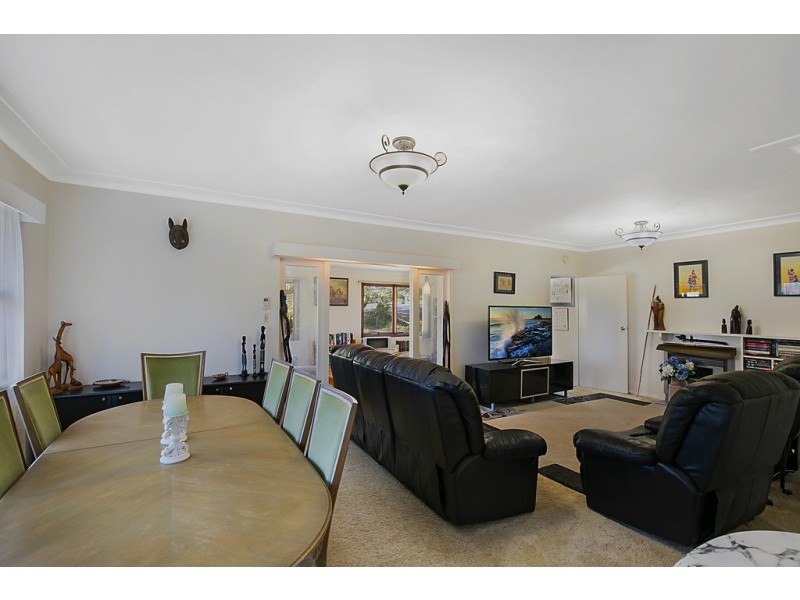 13 Jellicoe Street, Mount Lofty QLD 4350