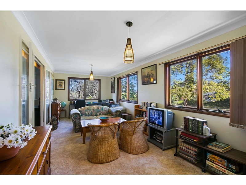 13 Jellicoe Street, Mount Lofty QLD 4350
