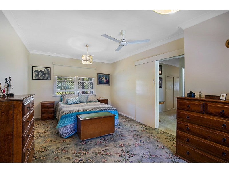 13 Jellicoe Street, Mount Lofty QLD 4350