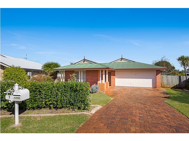 7 Tess Close, Middle Ridge QLD 4350