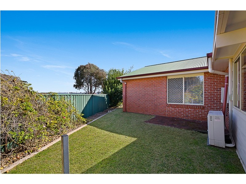 7 Tess Close, Middle Ridge QLD 4350