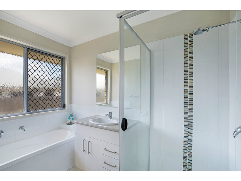 33 Goshawk Drive, Kleinton QLD 4352