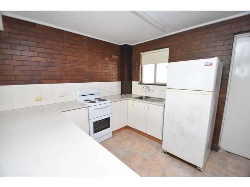 8/177a West Street, Newtown QLD 4350