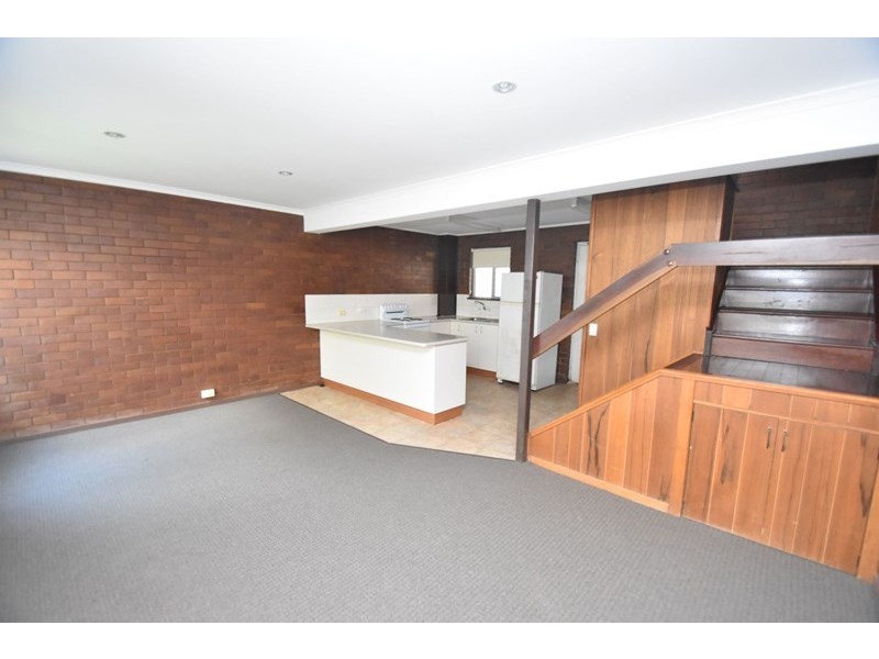8/177a West Street, Newtown QLD 4350