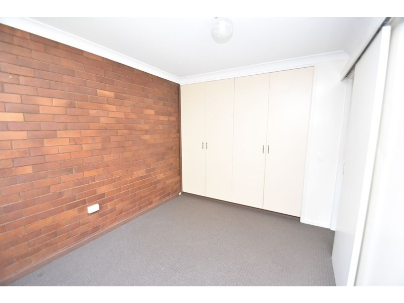 8/177a West Street, Newtown QLD 4350