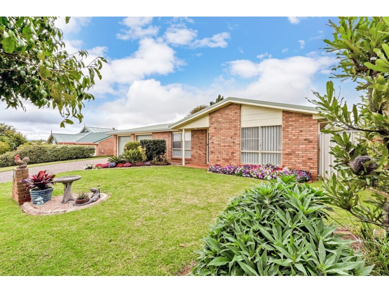 8 Donna Court, Kearneys Spring QLD 4350