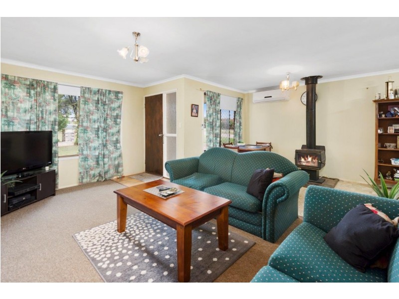 22 Jennifer Crescent, Darling Heights QLD 4350